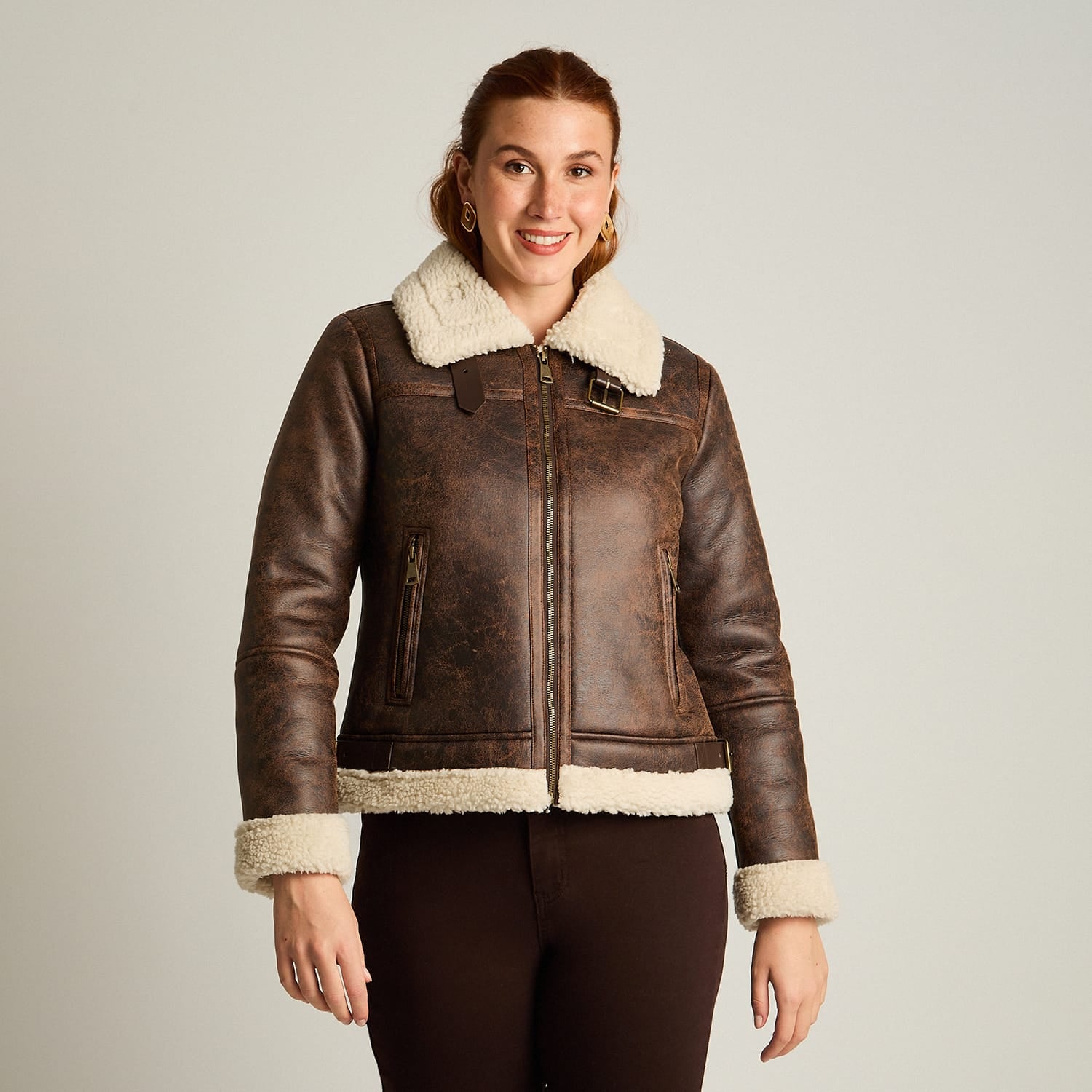 Chaqueta Cafe Manga Larga Elasticidad Nula Con Forro Calce Normal Tela Bonded